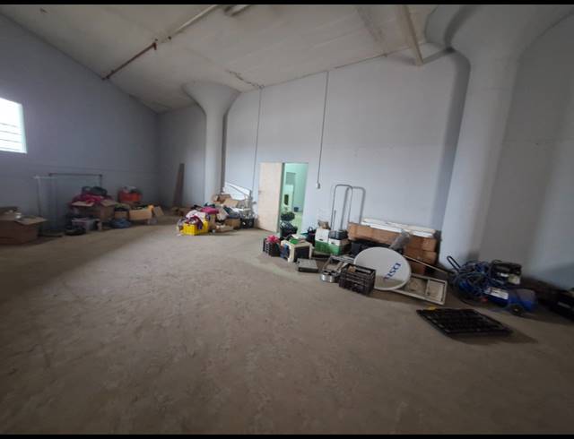 280M² WAREHOUSE TO LET IN SPRINGFIELD